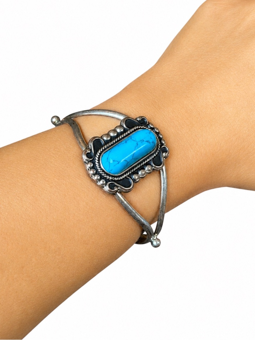 Summit Entertainment Faux Turquoise Twilight Saga Bella Swan Cuff Bracelet